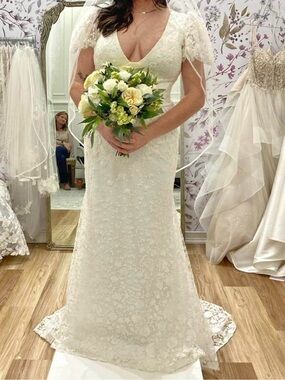 Romantic Floral Embroidered Deep V-Neck Wedding Gown with Puff Cap Sleeves NWT